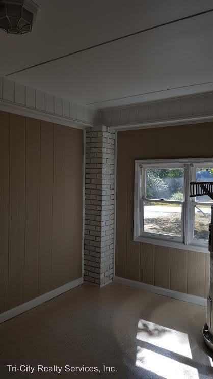 370 Georgia Ave - Photo 3 of 13
