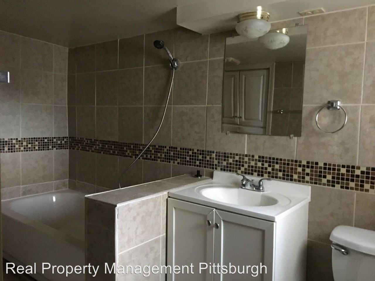 133 Thompson Ave - Photo 3 of 14