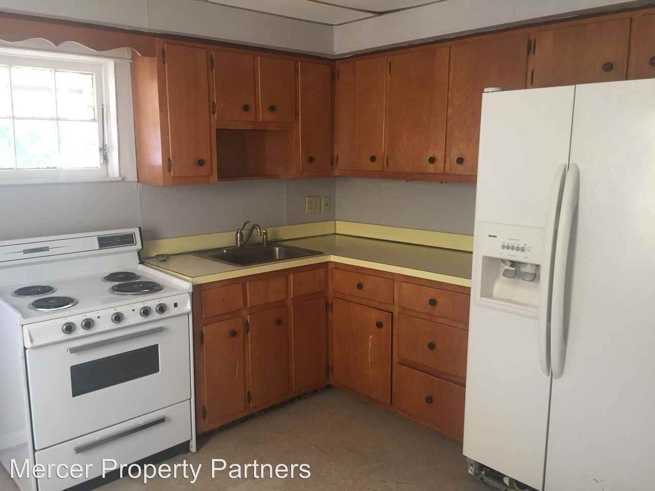 523 Woodland St - Photo 2 of 7