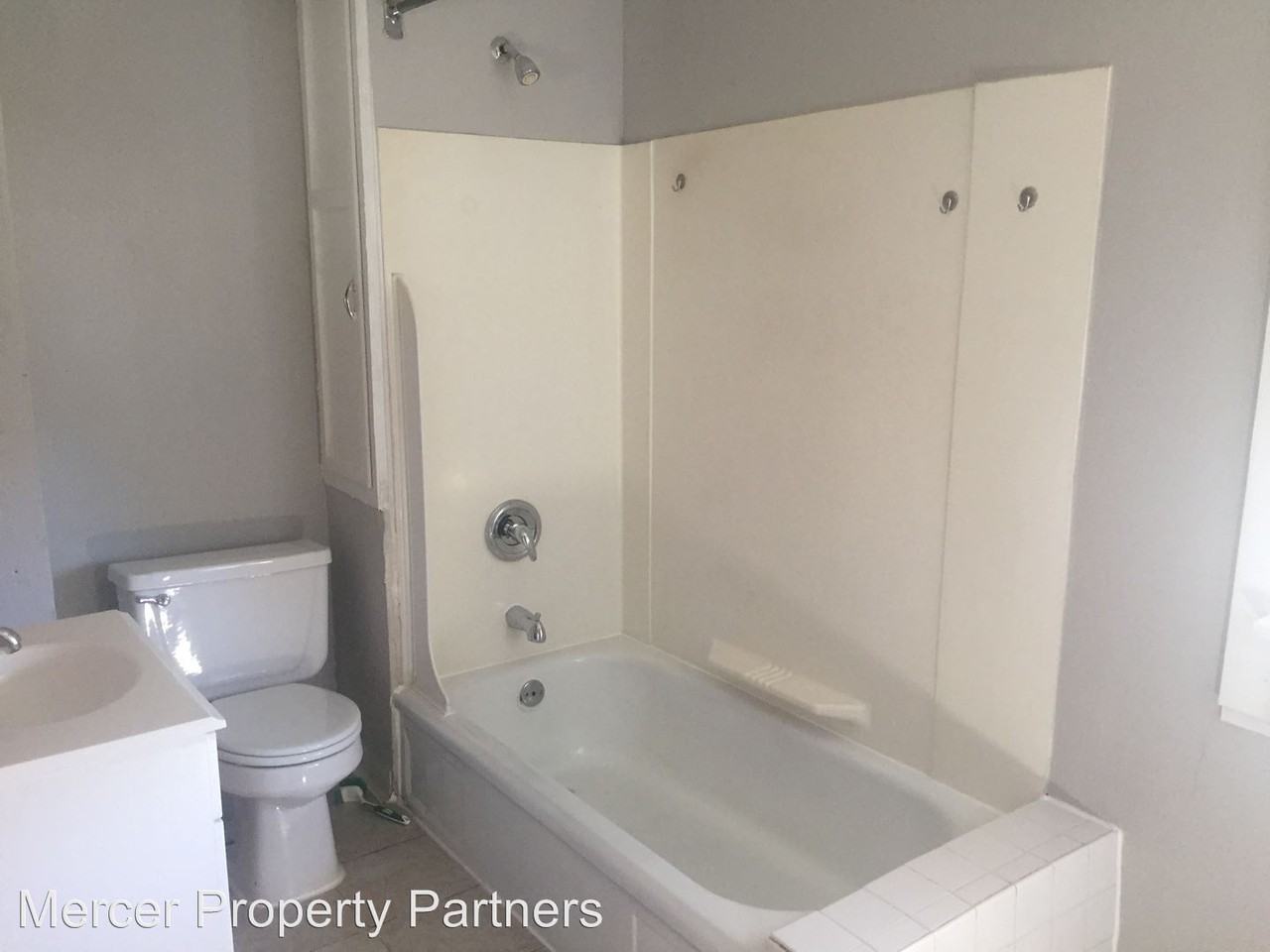 523 Woodland St - Photo 3 of 7