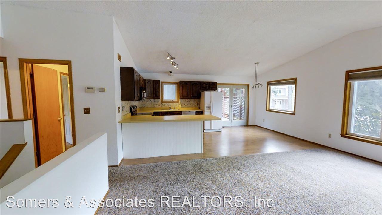 126 Berkeley Ct - Photo 2 of 25