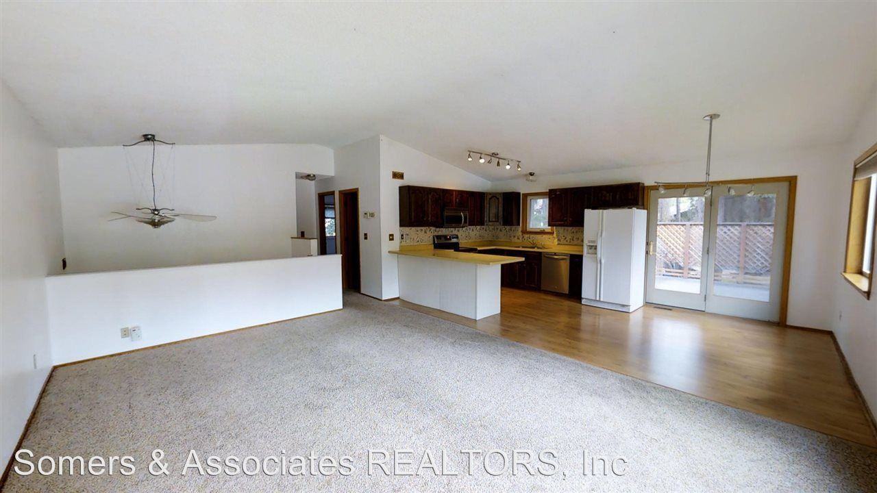 126 Berkeley Ct - Photo 3 of 25