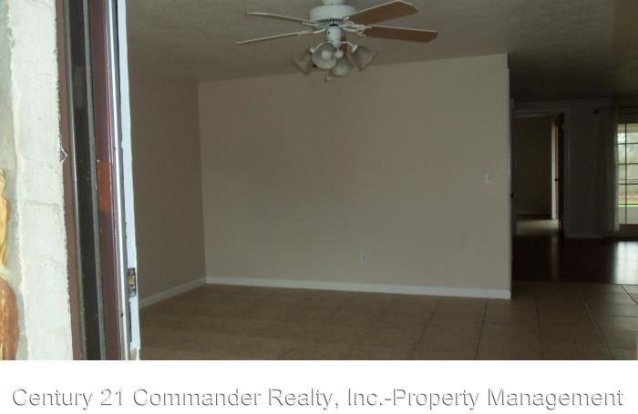 1129 Bradley Cir - Photo 3 of 7