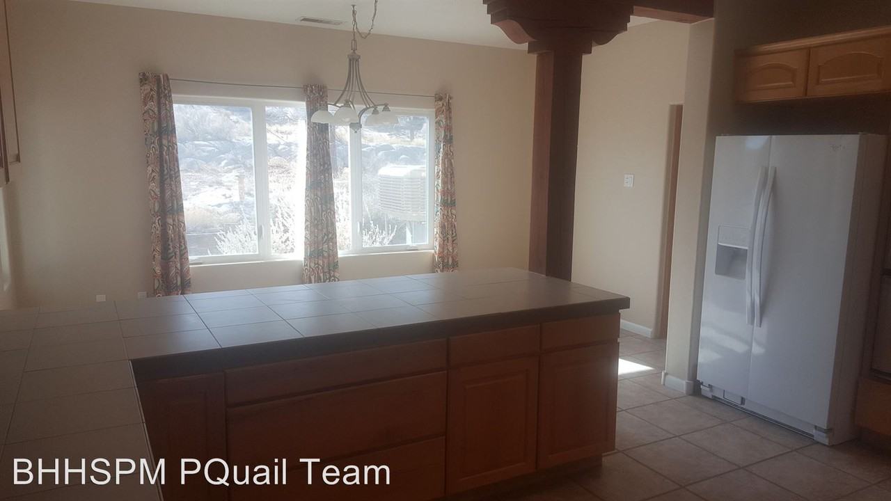 1200 Penny Ln - Photo 3 of 49