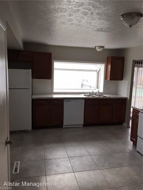 5906 Randy Rd - Photo 3 of 11