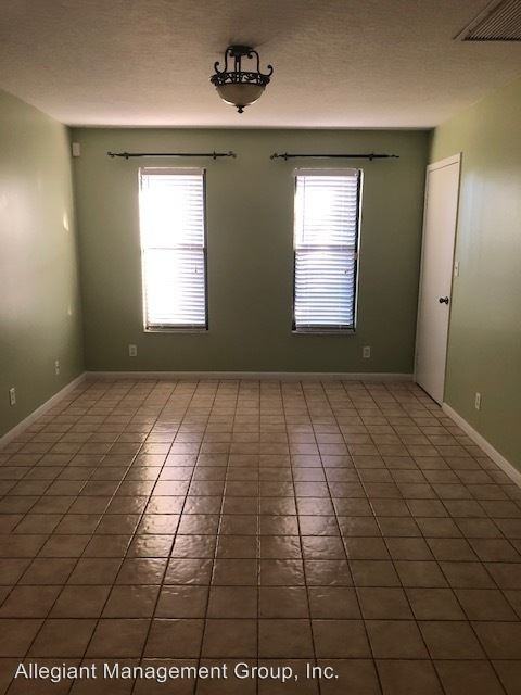 1308 Amelia Pl - Photo 2 of 24