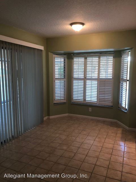 1308 Amelia Pl - Photo 3 of 24