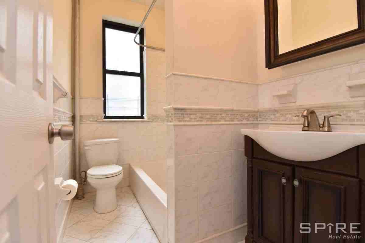 87 Montrose Ave #7837