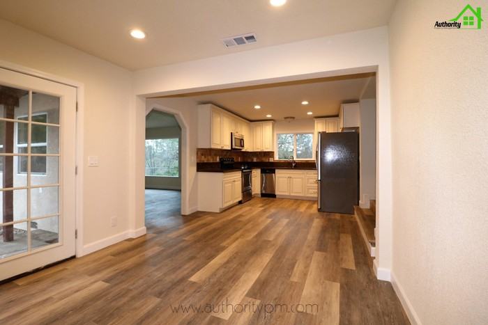 1469 Harpole Rd - Photo 3 of 31