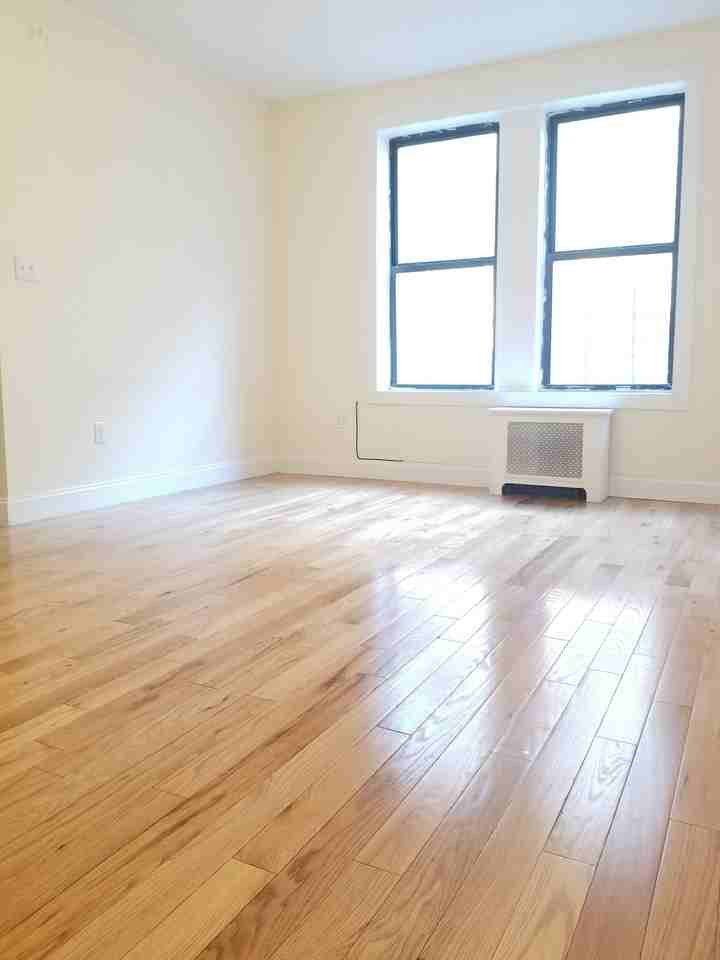 W 204th St & Sherman Ave #5D