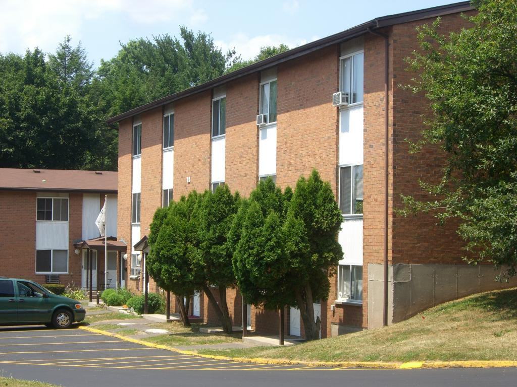 Oakland Gardens Apartments - Photo 2 of 19