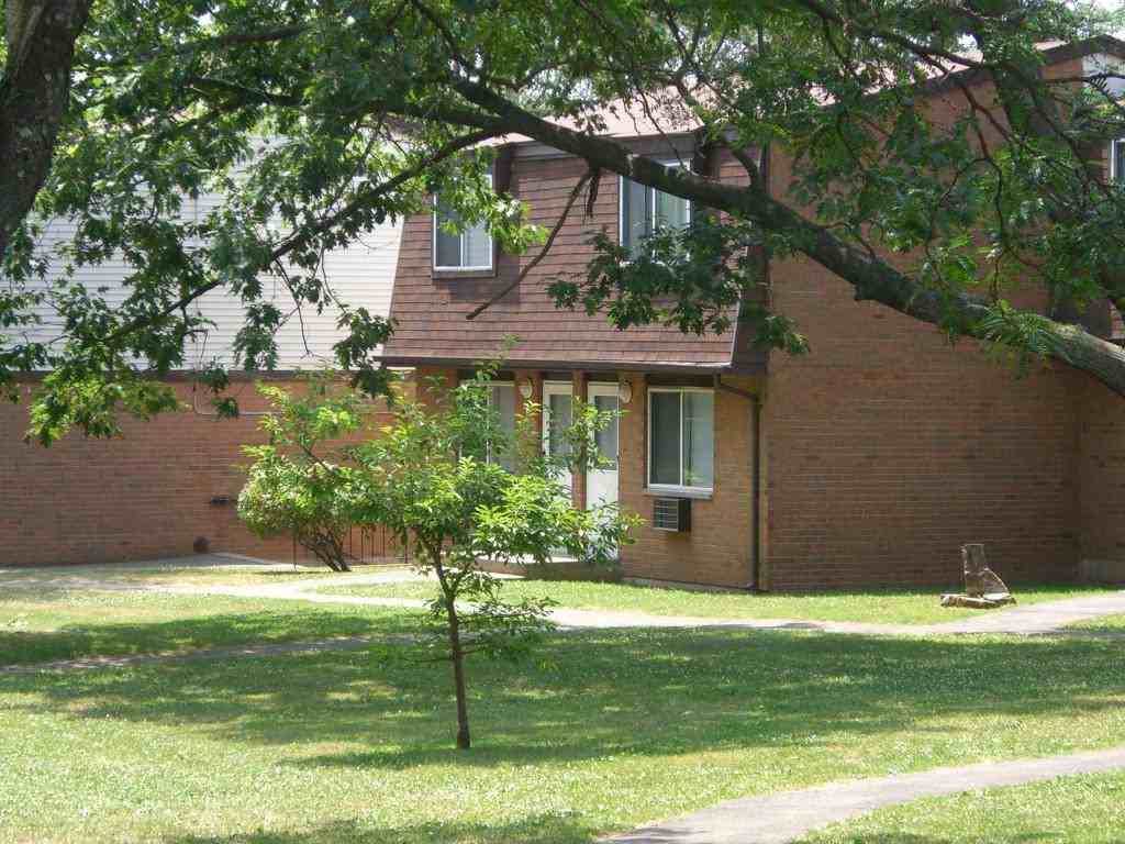 Oakland Gardens Apartments - Photo 3 of 19