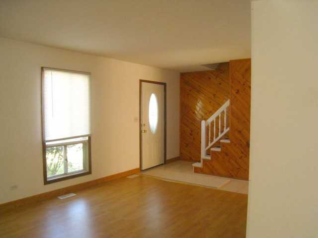 30W015 Hurlingham Dr - Photo 2 of 11