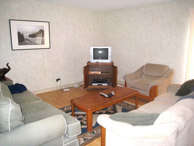 30W015 Hurlingham Dr - Photo 3 of 11