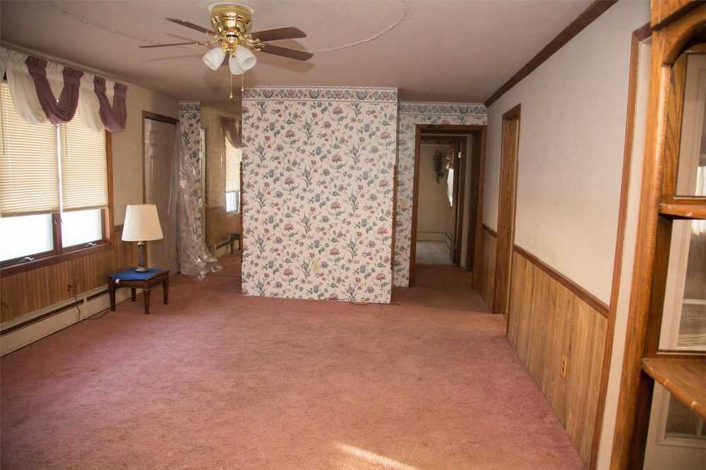 703 W Main St - Photo 2 of 27