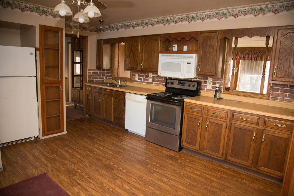 703 W Main St - Photo 3 of 27