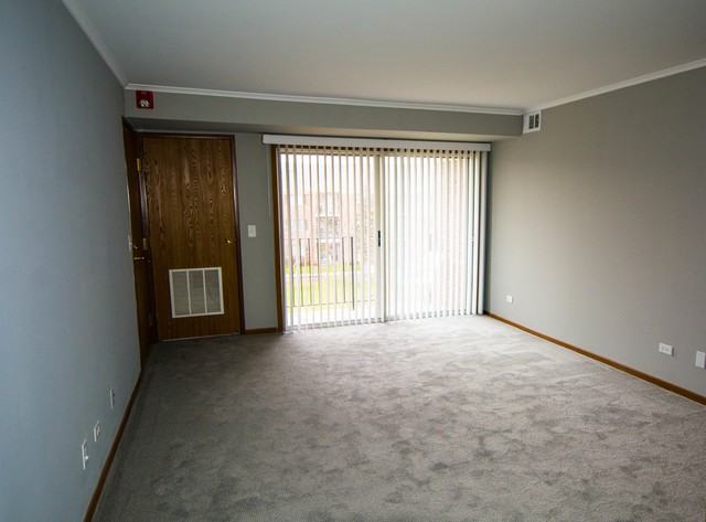 1532 N River W Ct #3b - Photo 2 of 10