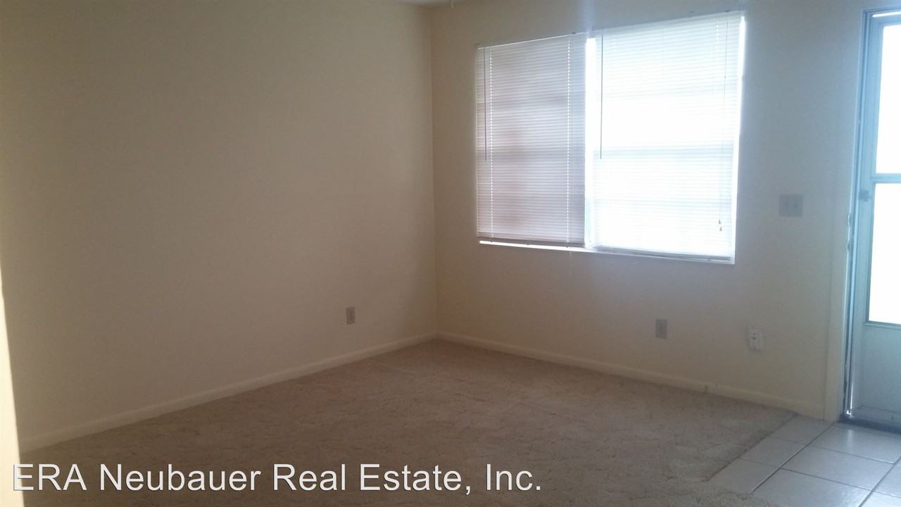 1019 Bradley Cir - Photo 3 of 7