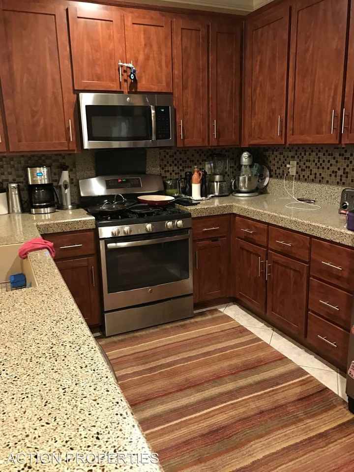 7916 Robinson Dr - Photo 3 of 14