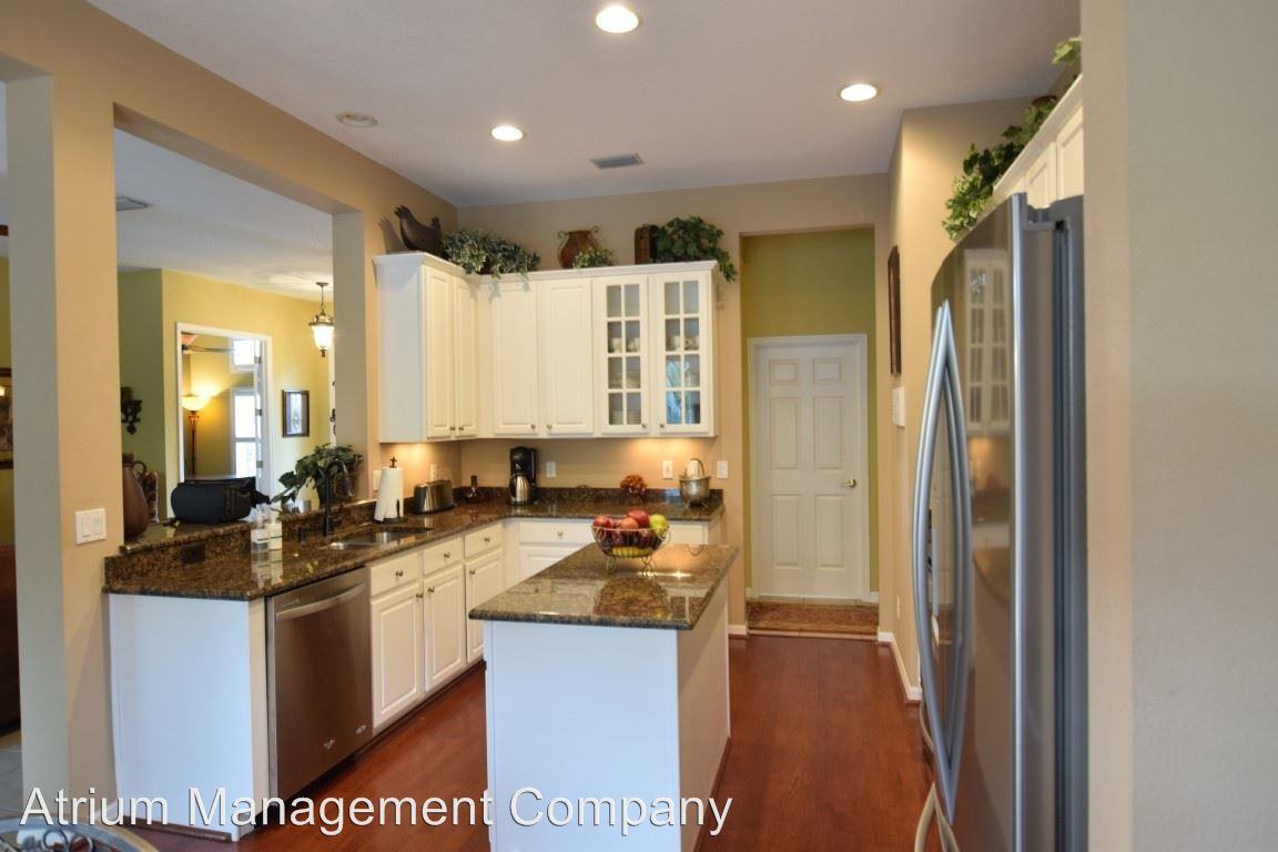 1185 Pallister Ln - Photo 3 of 26