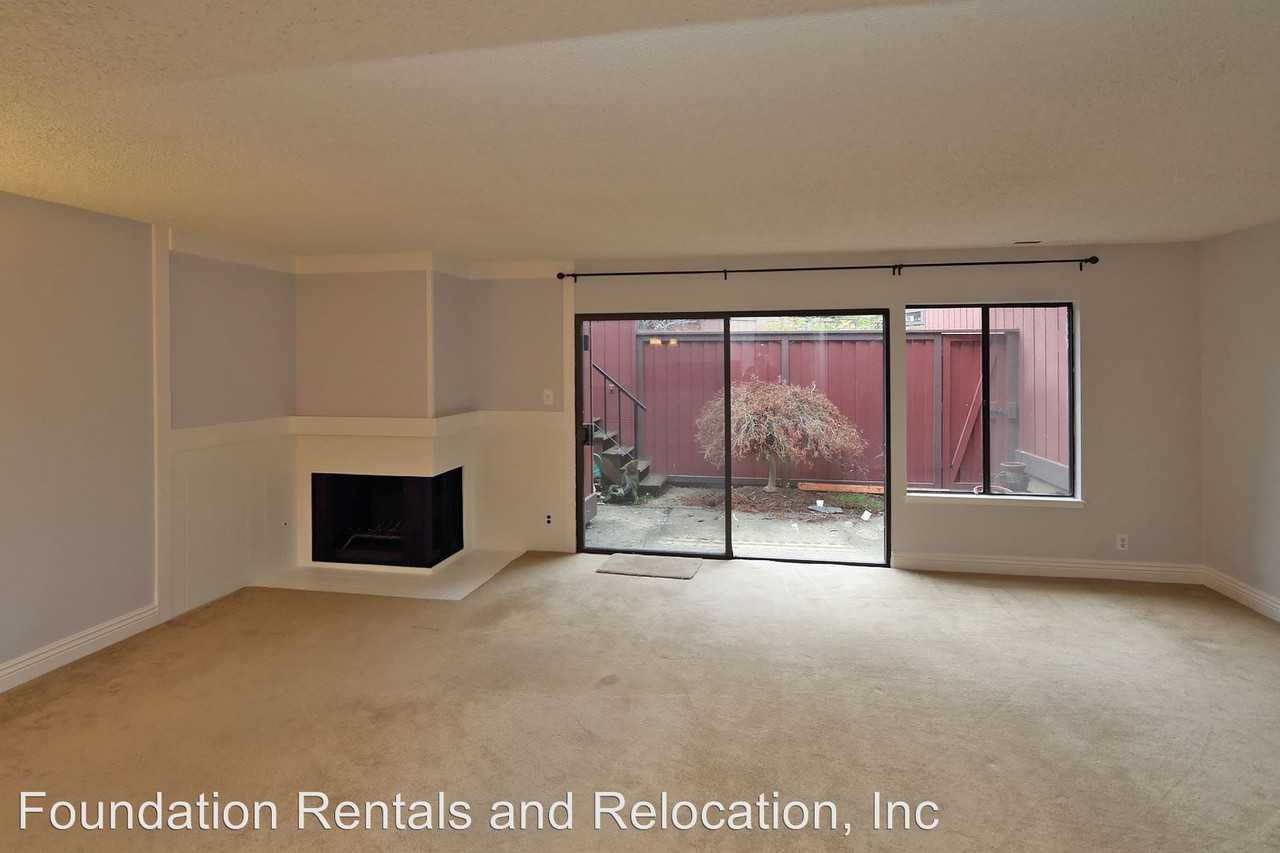 1 Deuce Ct - Photo 3 of 13