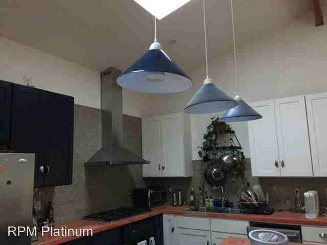 110 E Rialto Ave - Photo 2 of 4