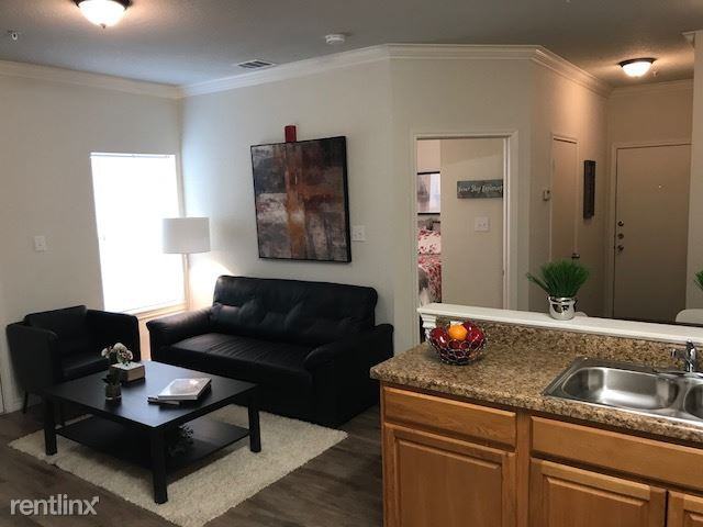 7914 W Military Dr - Photo 2 of 6