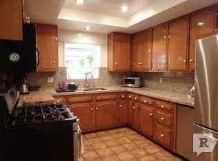 2039 Crenshaw St - Photo 2 of 8