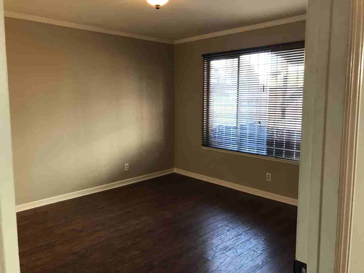 314 Sawyer Street - Photo 3 of 6