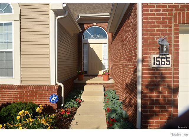 1565 Andover Cir - Photo 2 of 28