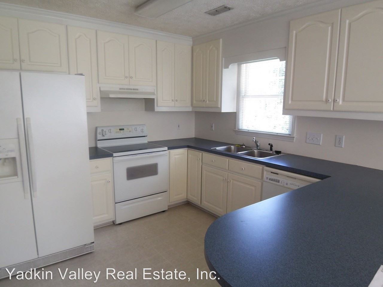 278 S Boyles St - Photo 2 of 7