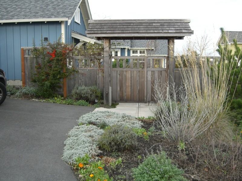 722 Landis Ln - Photo 2 of 20