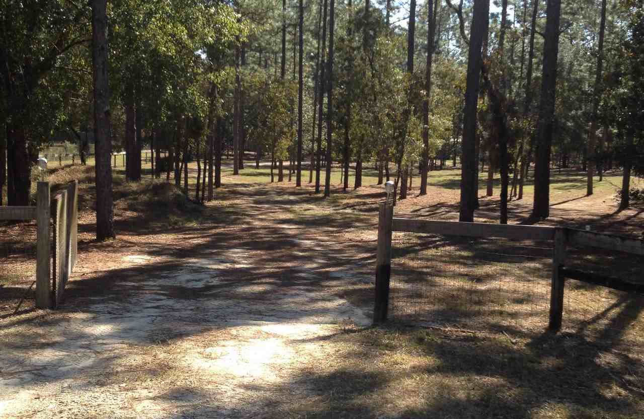 18040 SW 27 St - Photo 3 of 5