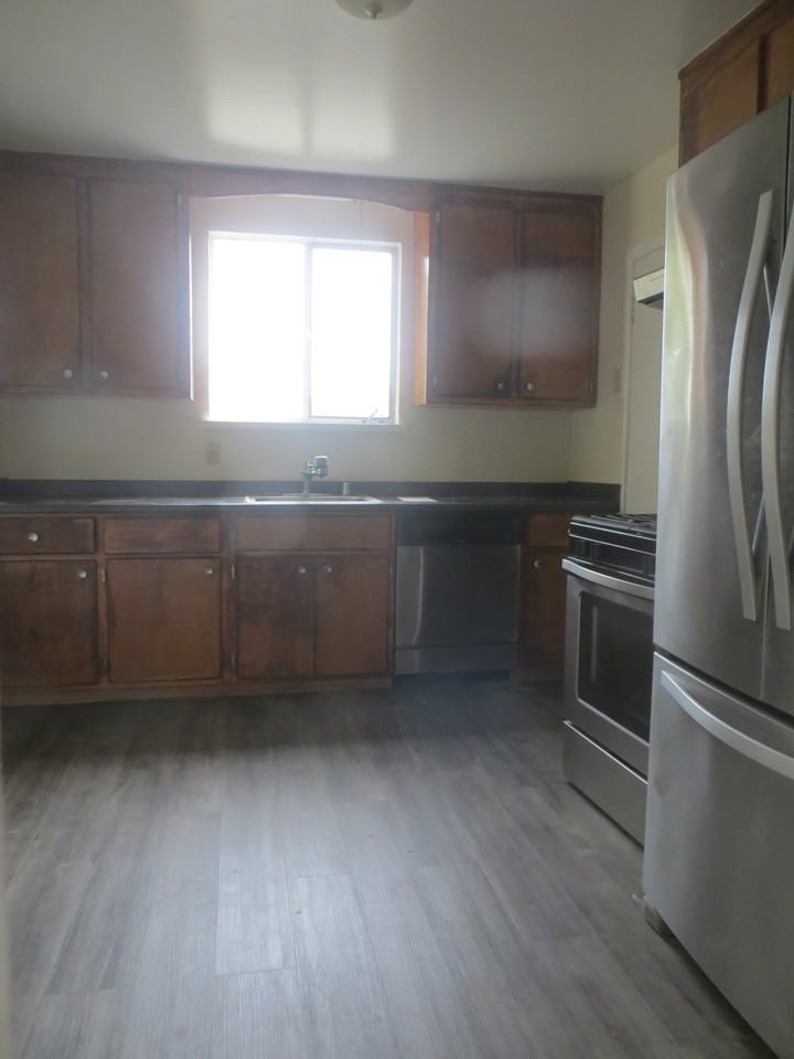 2214 Ewell Rd - Photo 2 of 7