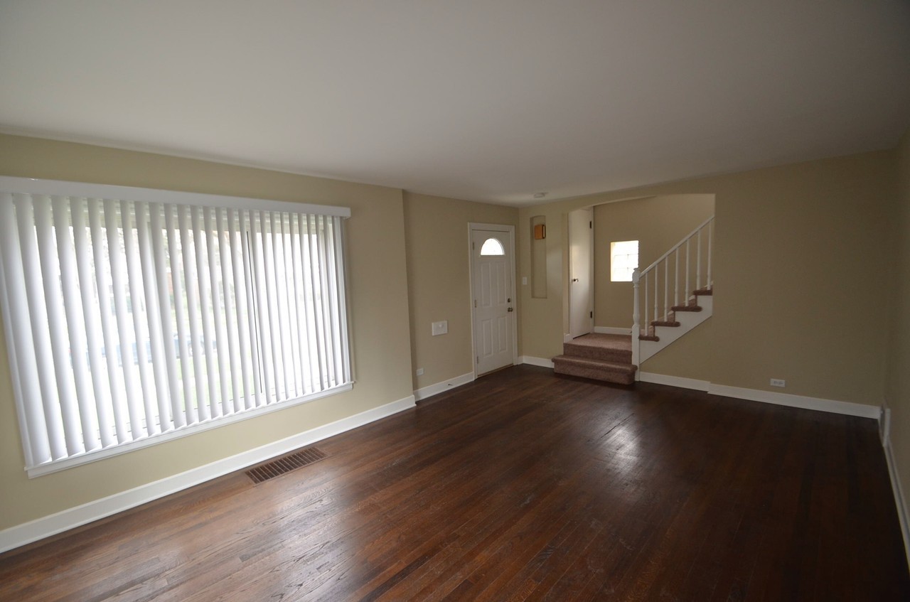 2353 S 3rd Ave - Photo 3 of 8