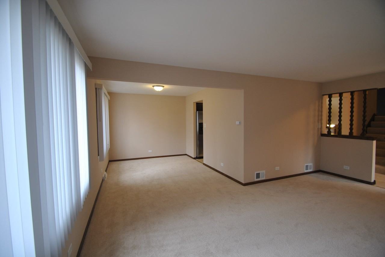 10604 S 81st Ave - Photo 3 of 16