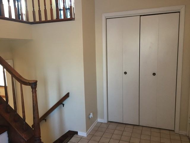 101 Oakwood Dr - Photo 2 of 21