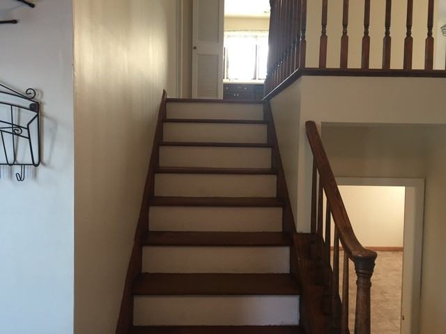 101 Oakwood Dr - Photo 3 of 21