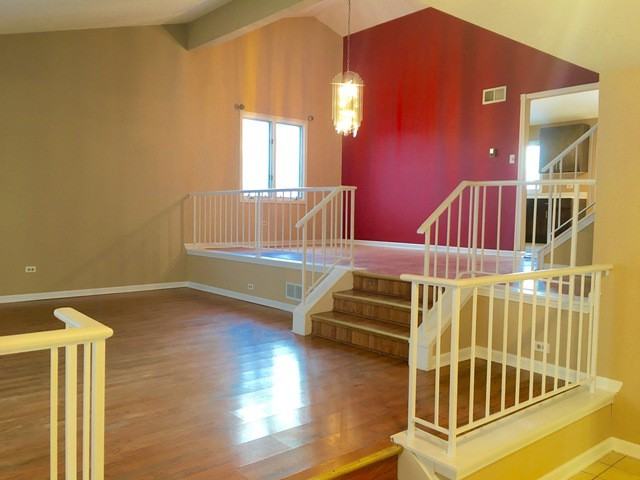 17606 Arlington Ln - Photo 3 of 11