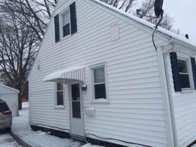 107 4th St - Photo 2 of 6