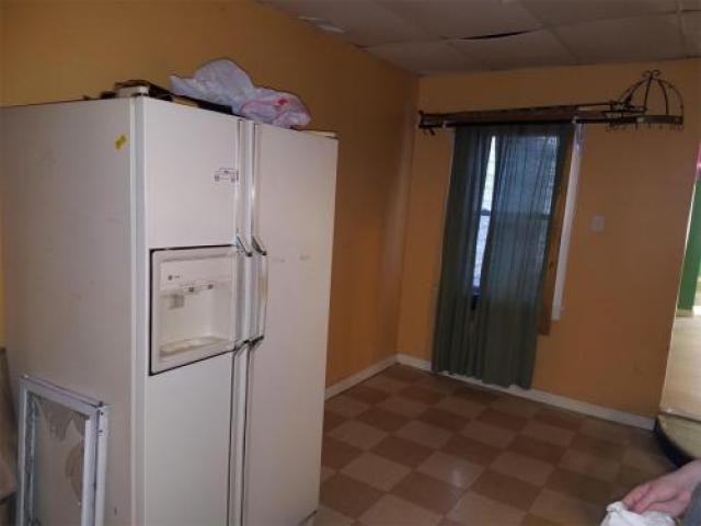 949 Mary St - Photo 2 of 6
