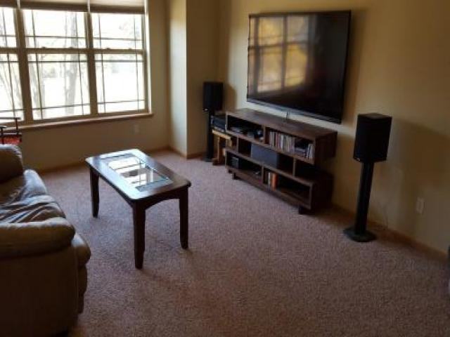 1840 N Dubuque St - Photo 2 of 6