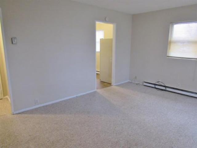 427 N Kenmore St - Photo 2 of 6