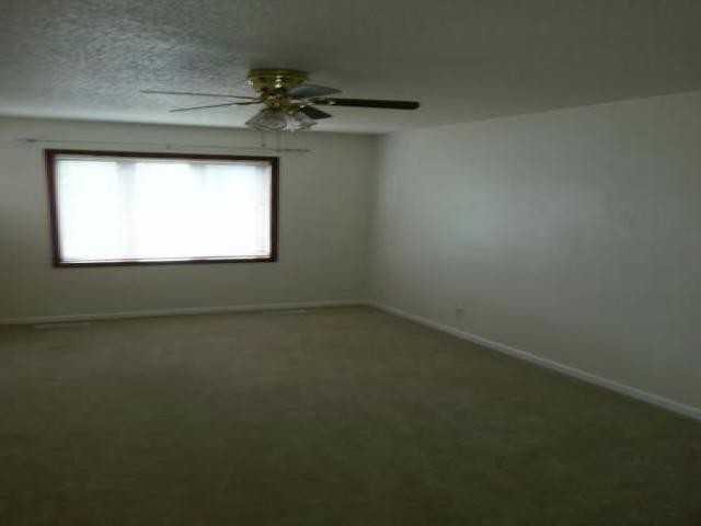 2143 C St SW - Photo 2 of 6