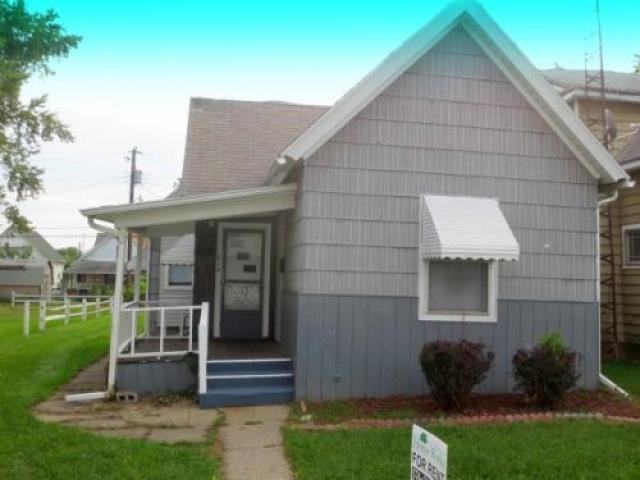 614 S Warren St - Photo 2 of 4