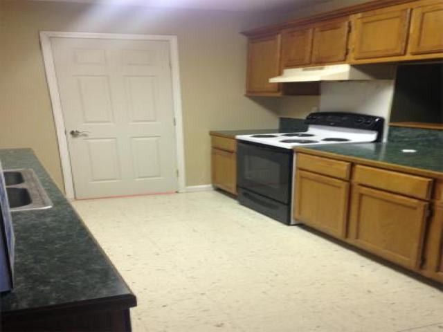 400 Robyn St - Photo 2 of 6