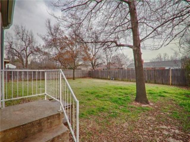 1106 Idaho St - Photo 2 of 6