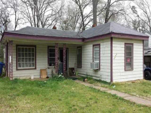 3942 Sumner St - Photo 2 of 2