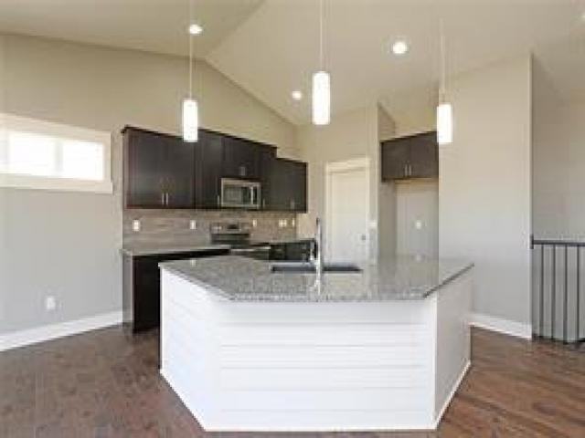 1805 Robin Ct - Photo 3 of 6