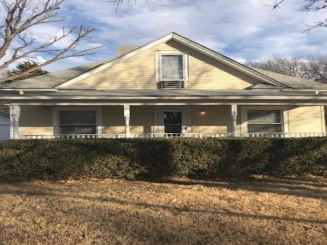 112 N Sedgwick St - Photo 2 of 6